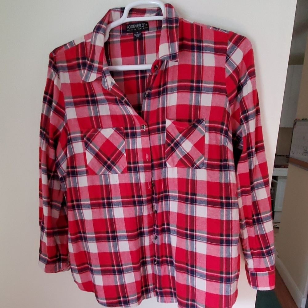 ❤Red flannel button down 1XL❤